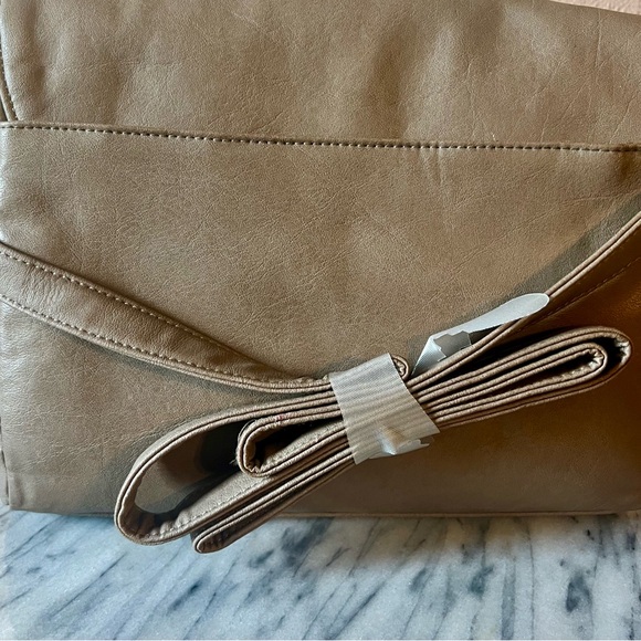 Tan Purse - Picture 5 of 7